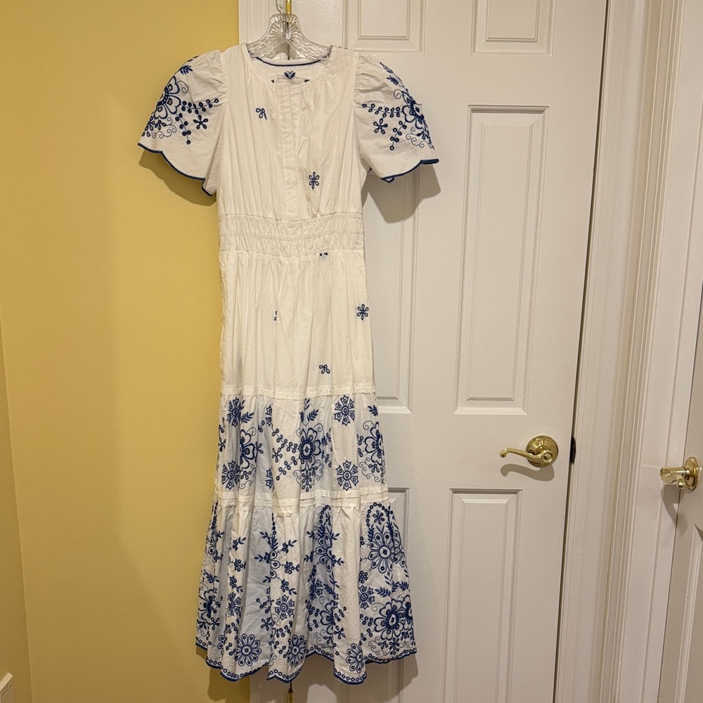 NWT Elegant White and Blue Embroidered Dress